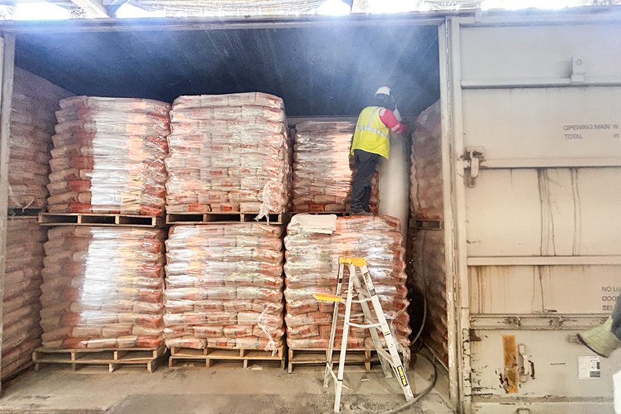 Tilpassede løsninger for oppblåsbare sekker for jernbanetransport for et ledende nordamerikansk sementselskap – fra standardprodukter til scenariebasert innovasjon